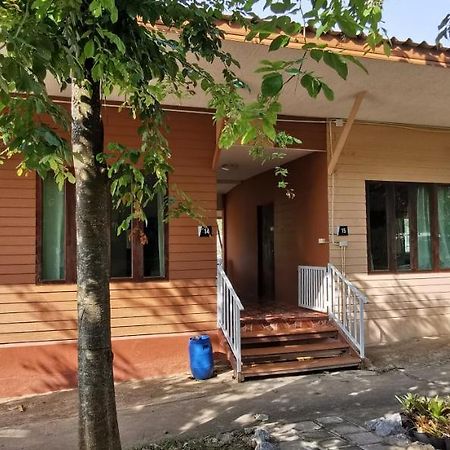 Baan Pordee Homestay Phayayen Ngoại thất bức ảnh