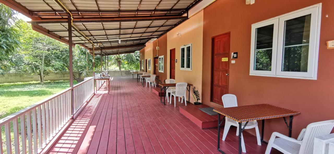 Baan Pordee Homestay Phayayen Ngoại thất bức ảnh