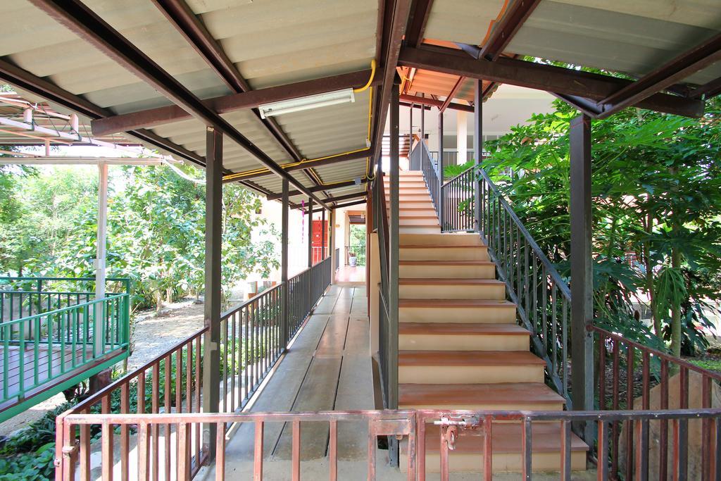 Baan Pordee Homestay Phayayen Ngoại thất bức ảnh