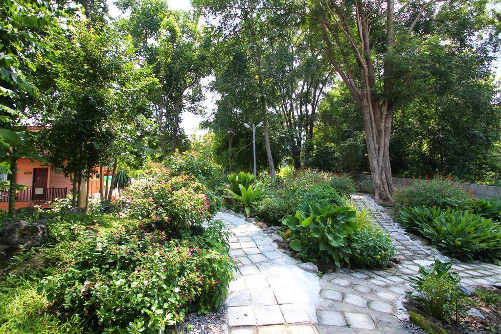Baan Pordee Homestay Phayayen Ngoại thất bức ảnh