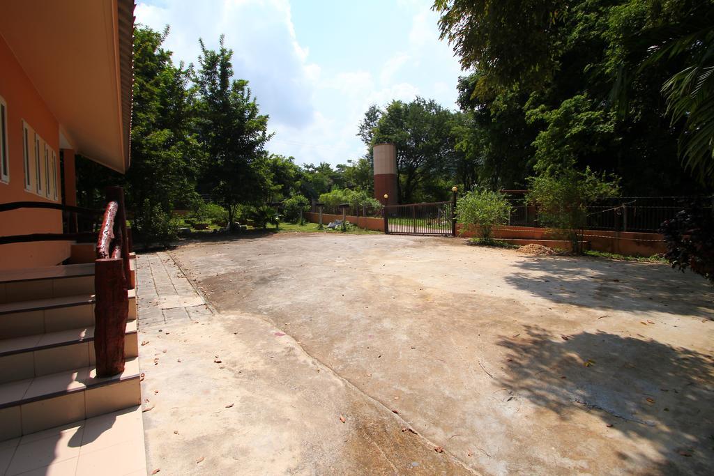 Baan Pordee Homestay Phayayen Ngoại thất bức ảnh